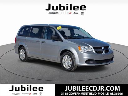 Used 2019 Dodge Grand Caravan SE w/ UConnect Hands-Free Group