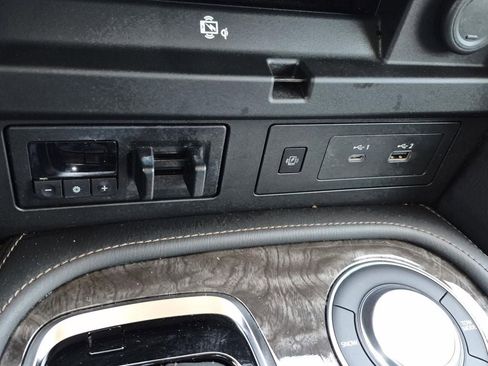 Used 2023 Nissan Armada Platinum w/ Captain's Chairs Package RWD image 35
