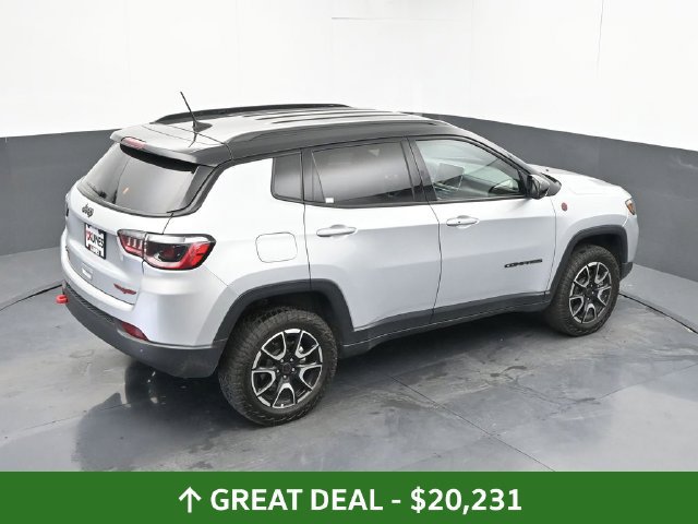 Used 2025 Jeep Compass Trailhawk AWD/4WD image 37