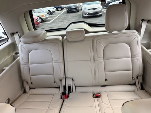 Used 2018 Lincoln Navigator Reserve image 30
