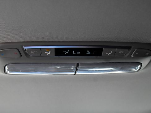 Used 2022 Kia Telluride LX image 37