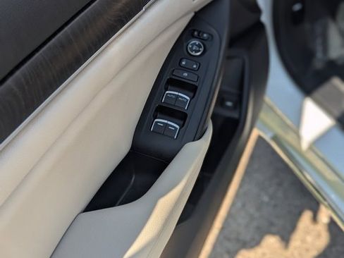 Used 2020 Honda Accord Touring image 10
