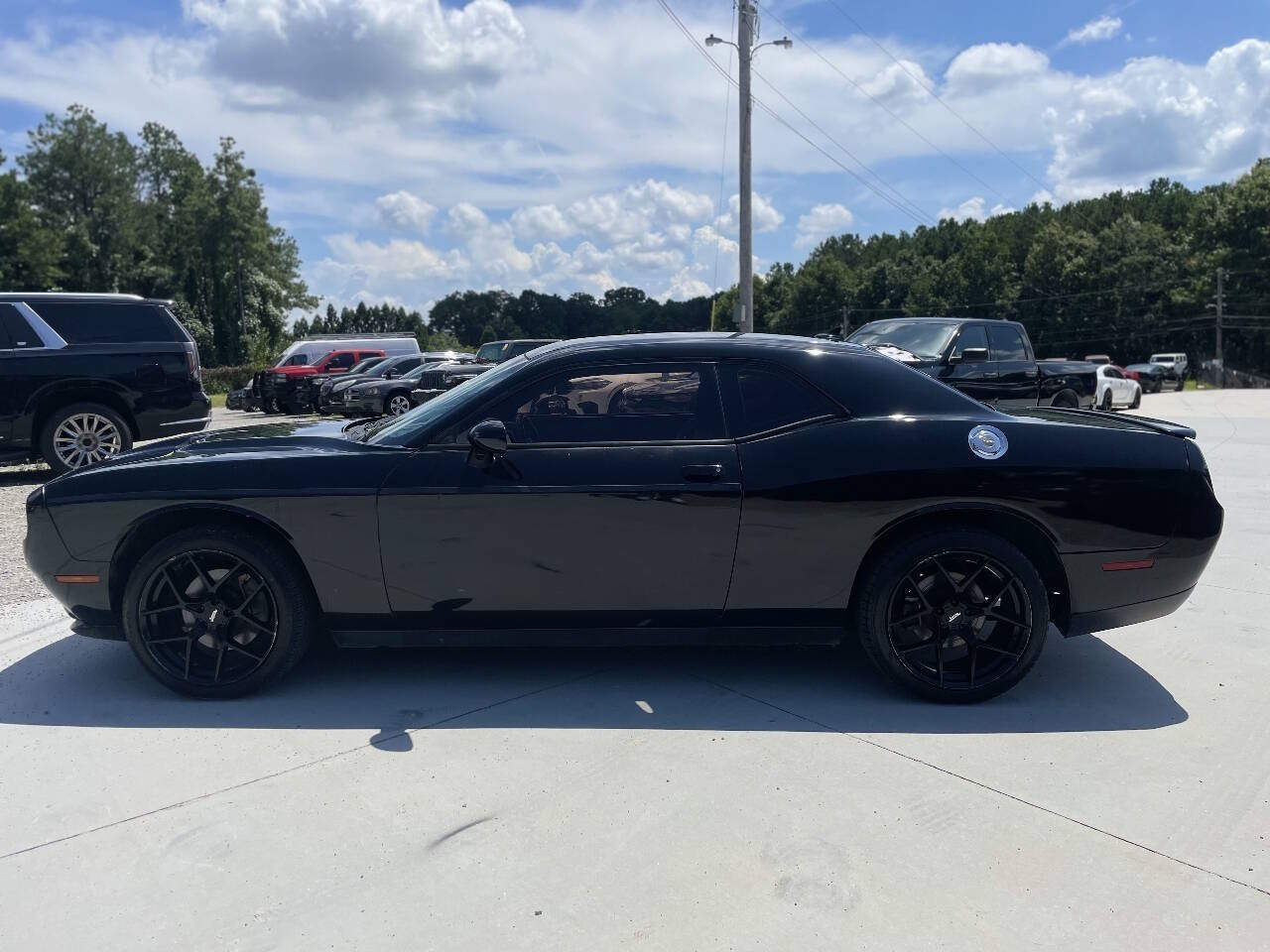 Used 2016 Dodge Challenger SXT w/ Super Sport Group (SS/T) RWD image 4