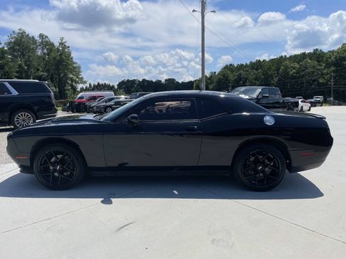 Used 2016 Dodge Challenger SXT w/ Super Sport Group (SS/T) RWD image 4