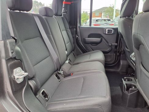 Used 2022 Jeep Gladiator Sport w/ Trailer Tow Package AWD/4WD image 6