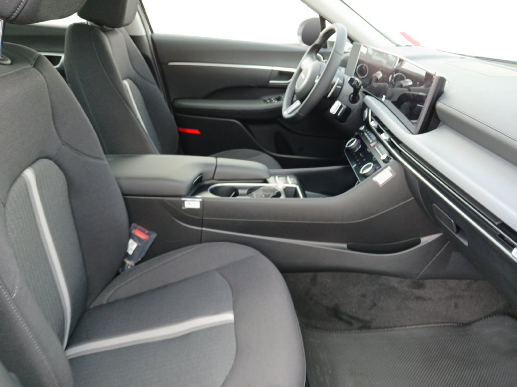 New 2026 Hyundai Sonata SEL FWD image 16