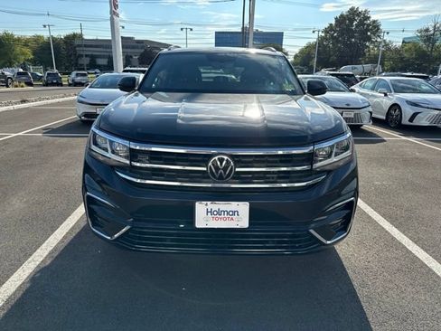 Used 2021 Volkswagen Atlas Cross Sport SE w/ Panoramic Sunroof Package FWD image 2