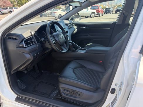 Used 2024 Toyota Camry SE FWD image 9