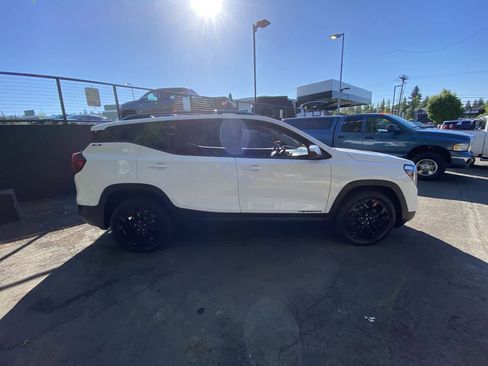 Used 2022 GMC Terrain SLE w/ Elevation Edition AWD/4WD image 7