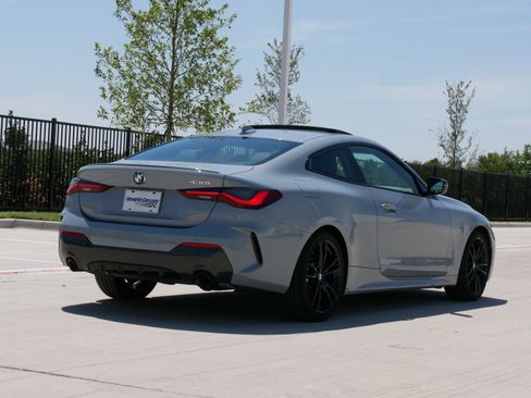 Used 2022 BMW 430i Coupe w/ M Sport Package RWD image 9