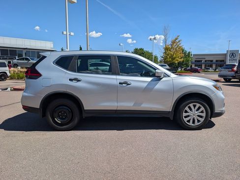 Used 2018 Nissan Rogue S AWD/4WD image 4