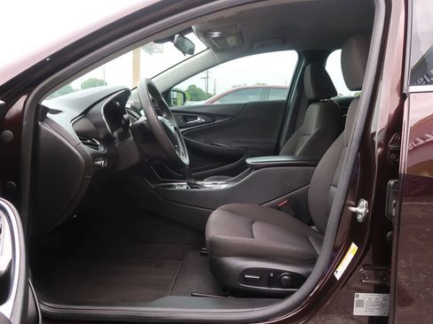 Used 2020 Chevrolet Malibu LT image 16