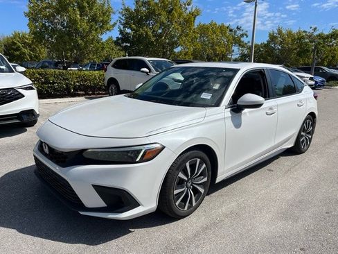 Used 2024 Honda Civic EX-L image 2