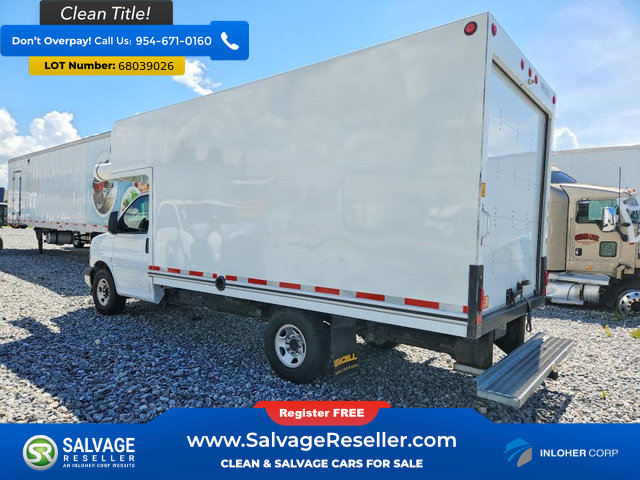 Used 2021 Chevrolet Express 3500 w/ Driver Convenience Package RWD image 3