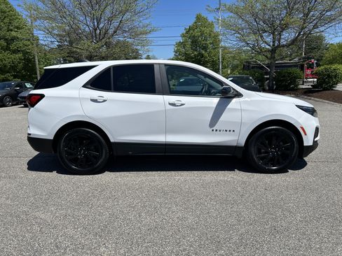 Used 2024 Chevrolet Equinox LS w/ LS Convenience Package AWD/4WD image 4