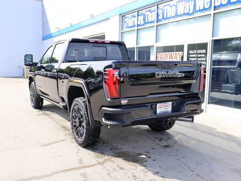 New 2026 GMC Sierra 2500 Denali w/ Denali Reserve Package AWD/4WD image 8