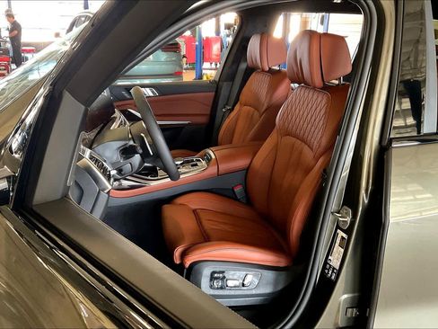 New 2026 BMW X7 xDrive40i w/ M Sport Package image 9