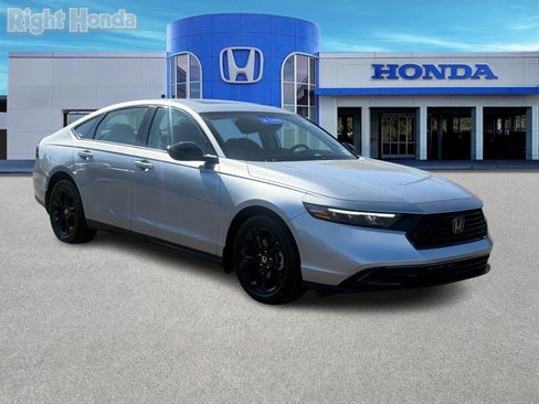 Certified 2025 Honda Accord SE image 10