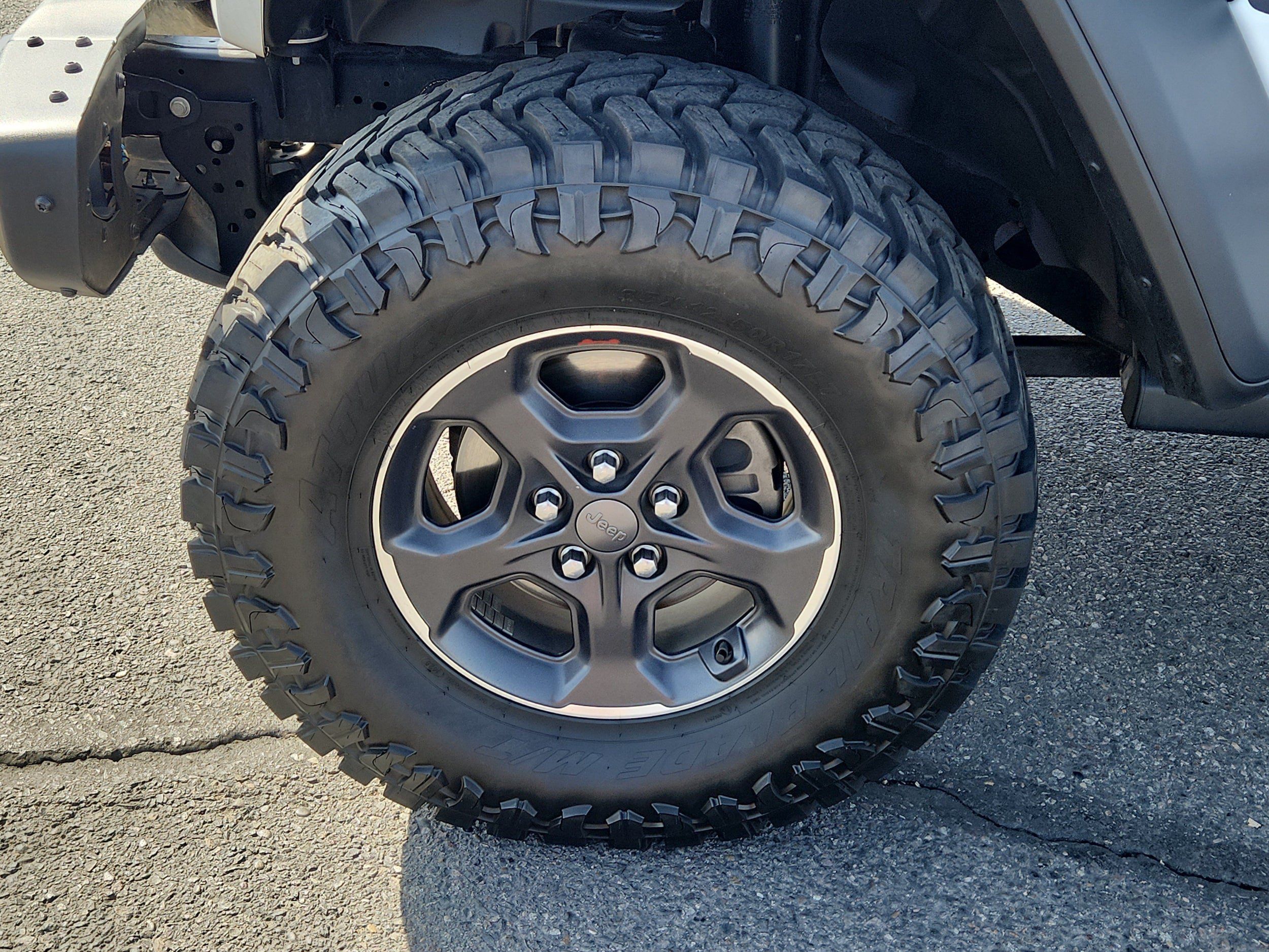 Used 2023 Jeep Gladiator Rubicon w/ LED Lighting Group AWD/4WD image 7