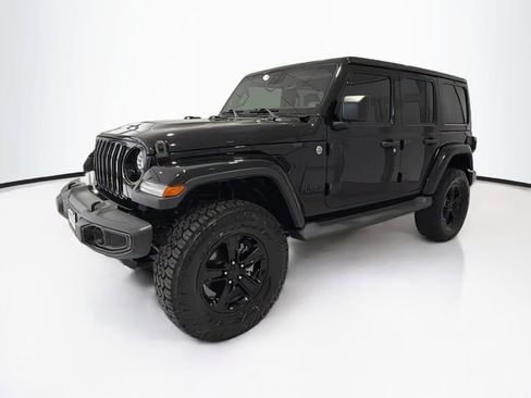 Used 2019 Jeep Wrangler Unlimited Sahara AWD/4WD image 3
