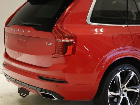 Used 2017 Volvo XC90 T5 R-Design image 6