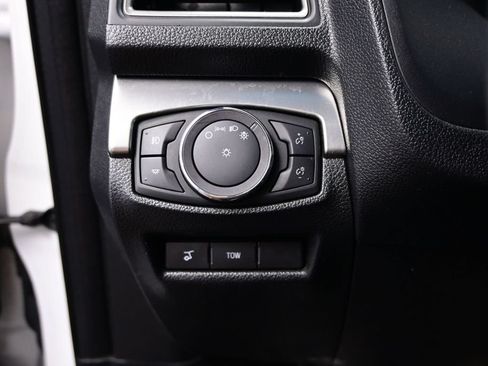 Used 2022 Toyota Venza XLE AWD/4WD image 17