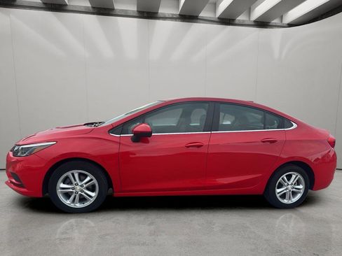 Used 2017 Chevrolet Cruze LT image 1
