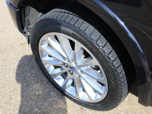 Used 2019 Ford F150 Limited image 11