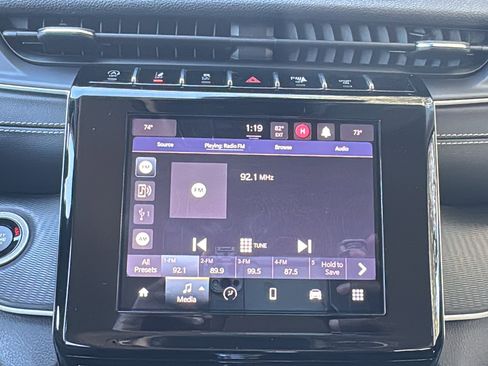 Used 2023 Jeep Grand Cherokee Laredo image 17