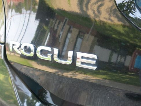 Used 2018 Nissan Rogue SL FWD image 10