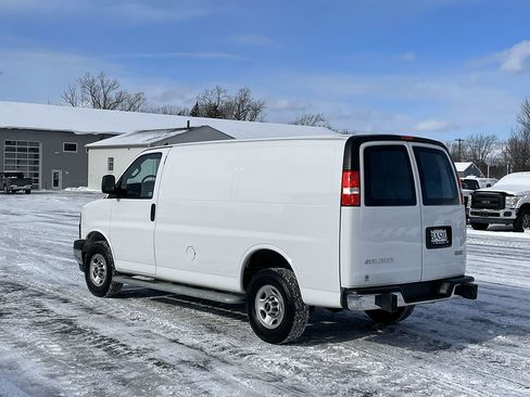 Used 2024 GMC Savana 2500 w/ Driver Convenience Package image 6