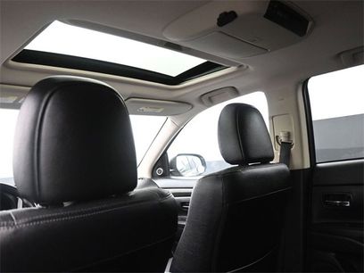 Used 2016 Mitsubishi Outlander SE