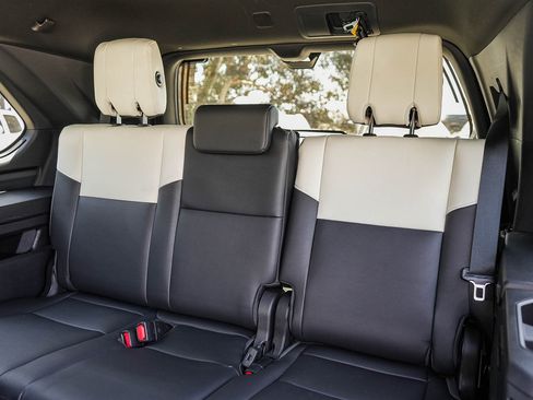 Used 2023 Toyota Sequoia Capstone AWD/4WD image 19