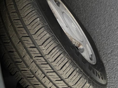 Used 1998 Toyota Sienna XLE image 19