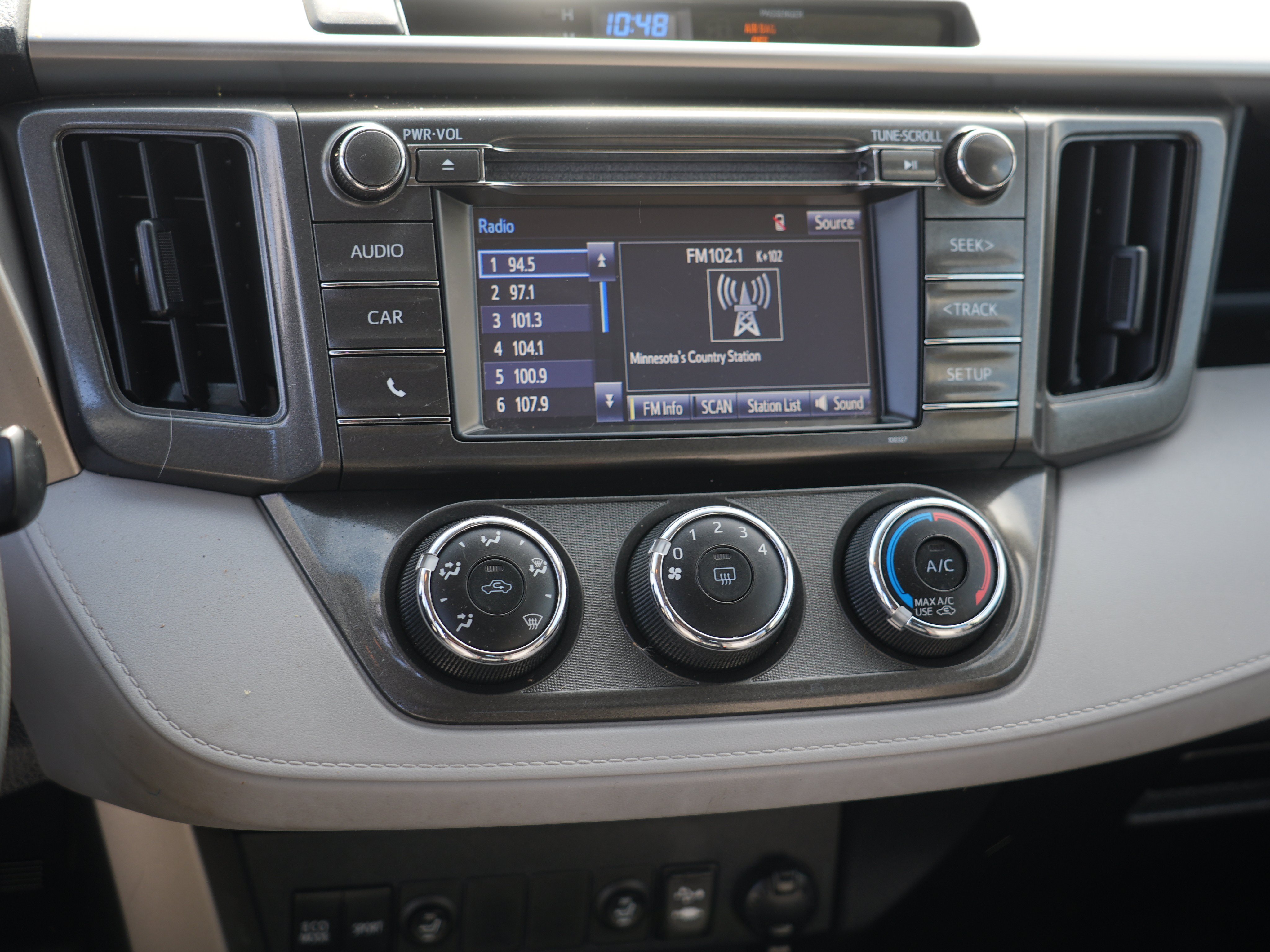 Used 2015 Toyota RAV4 LE AWD/4WD image 22