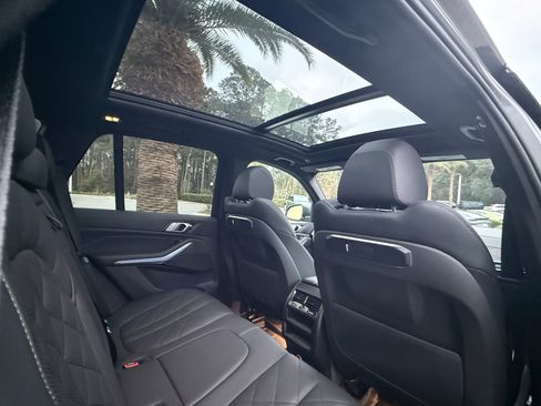 Used 2024 BMW X5 xDrive40i w/ M Sport Package image 25