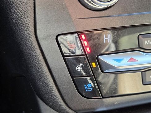 Used 2020 Ford Explorer Limited image 22