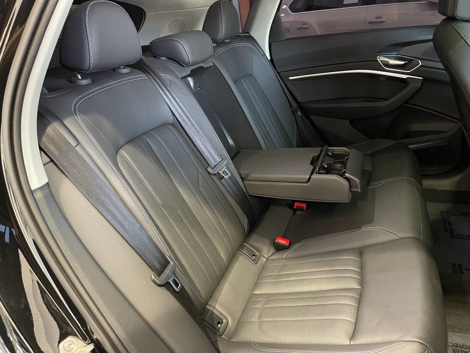 Used 2024 Audi Q8 e-tron Premium Plus w/ Premium Plus Package AWD/4WD image 45