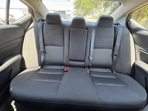 Used 2025 Nissan Altima 2.5 SV FWD image 38