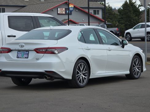Used 2024 Toyota Camry XLE image 4