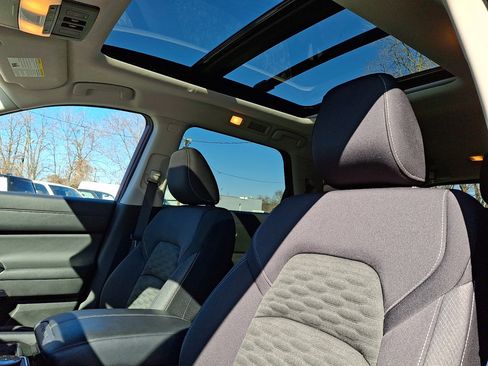 Used 2022 Nissan Pathfinder SV w/ SV Premium Package image 24