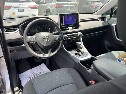Used 2025 Toyota RAV4 XLE w/ Convenience Package FWD image 30