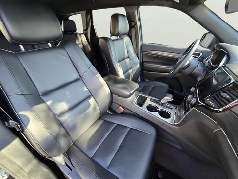 Used 2019 Jeep Grand Cherokee Limited image 5