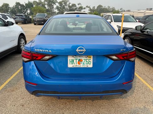 Used 2024 Nissan Sentra SV FWD image 3