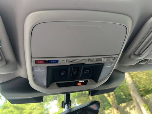 Used 2023 Subaru Forester Touring AWD/4WD image 28