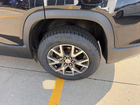 Used 2020 GMC Acadia SLE image 5