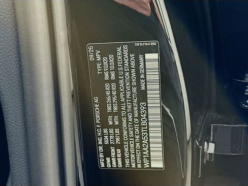 Certified 2026 Porsche Macan AWD/4WD image 35