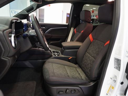 Used 2024 Chevrolet Colorado Z71 image 10