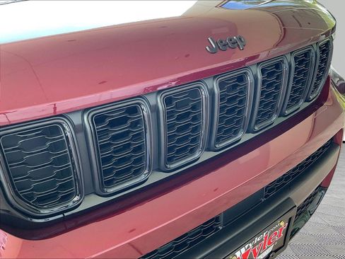 Used 2023 Jeep Grand Cherokee L Laredo AWD/4WD image 31