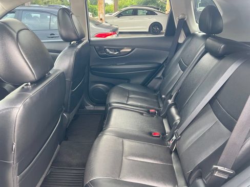 Used 2017 Nissan Rogue SL w/ SL Premium Package AWD/4WD image 9